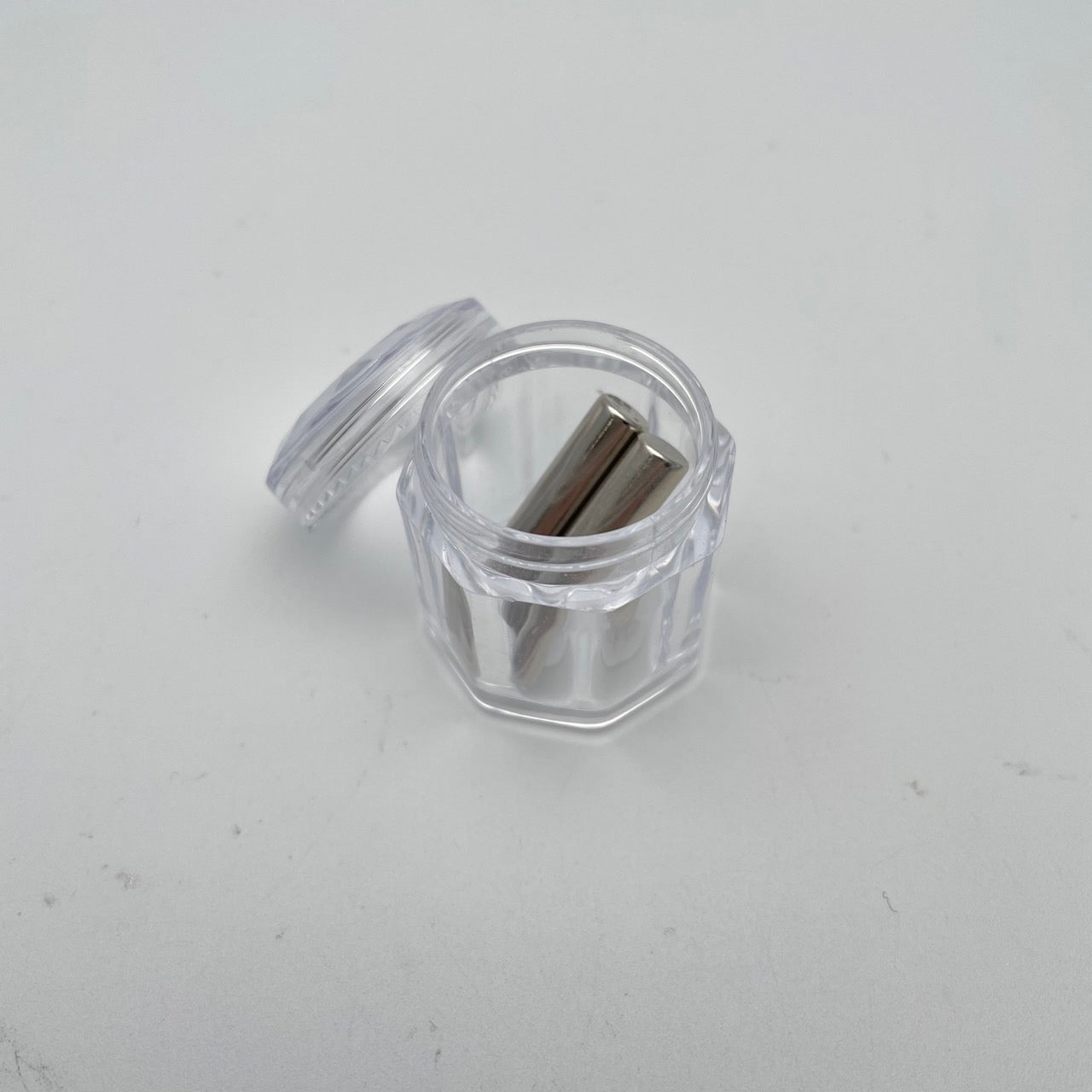 CYLINDER MINI MAGNET WITH CASE